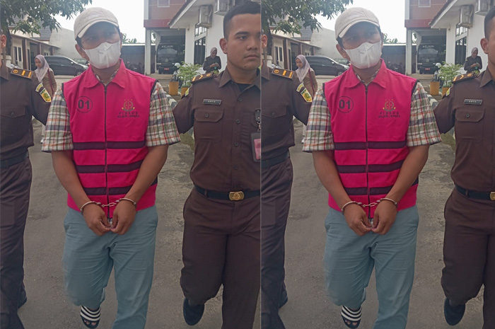 Seorang Mantri Bank Plat Merah (BUMN)&nbsp;ditahan Kejari Jepara mengelabuhi 12 peminjam dengan potensi kerugian negara sekitar Rp 858 juta.