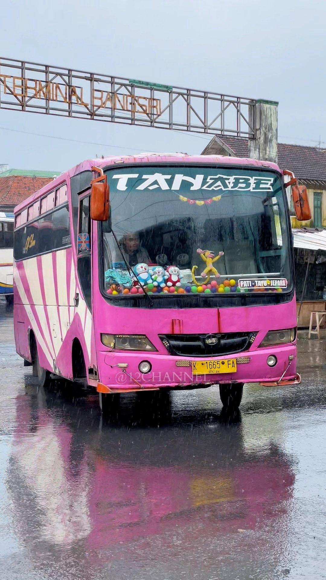 Ilustrasi foto bus AKDB