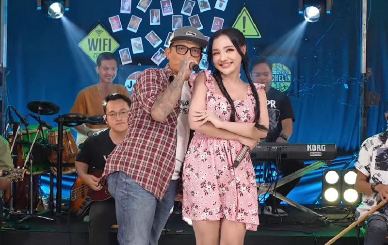 KAWIN KONTRAK - KADES HOHO ALKAF & LALA WIDY