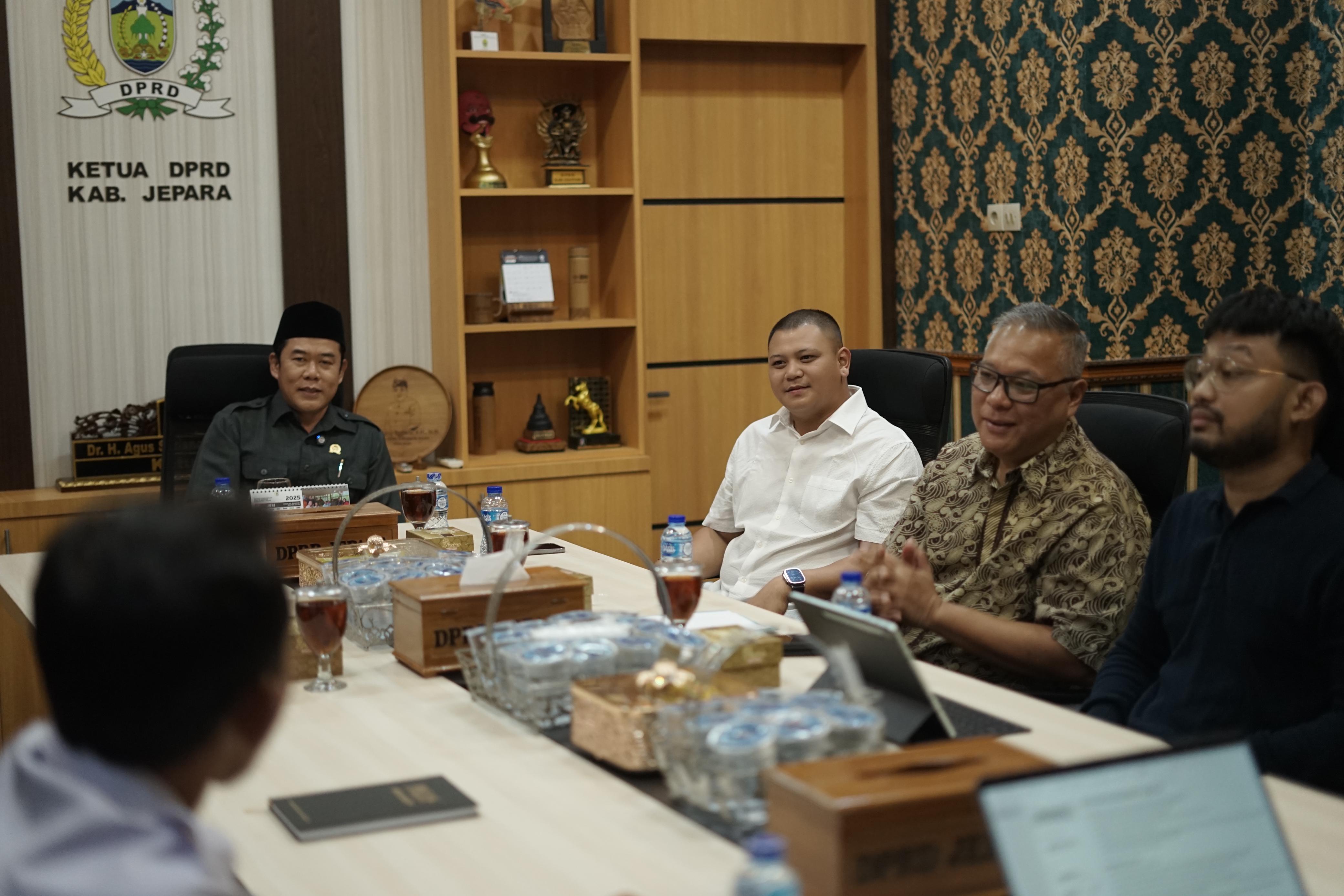 HANGAT: Pertemuan Manajemen Persijap Jepara dan Ketua DPRD Jepara.