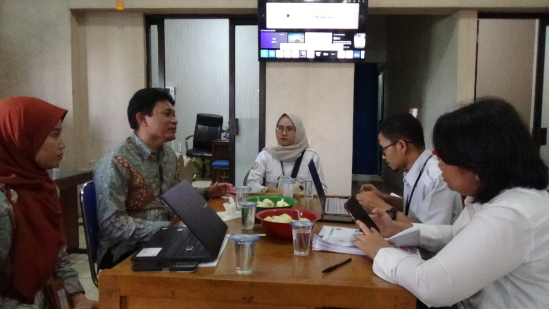 PENILAIAN: Verifikasi lapangan lomba Desa Digital oleh tim Kemendes PDTT RI di Desa Ngembal Kulon, Selasa (24/6). (ANDIKA TRISNA SAPUTRA/RADAR KUDUS)