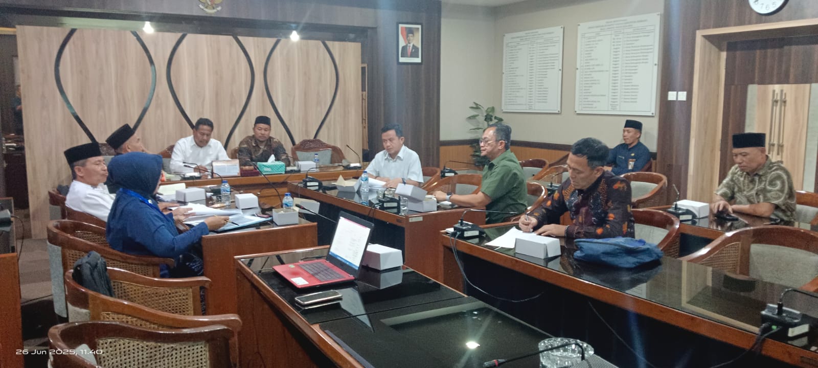 Bupati Rembang bersama DPRD melaksanakan rapat terkait SPMB pada Kamis (26/6).