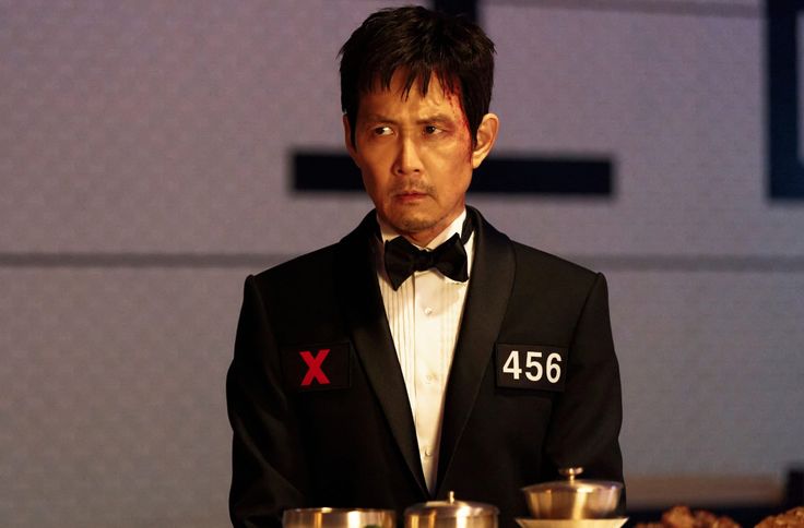 Gi-hun dalam Squid Game diperankan oleh aktor Lee Jung-jae. Ia memerankan karakter Seong Gi-hun, yang dikenal juga sebagai Pemain 456