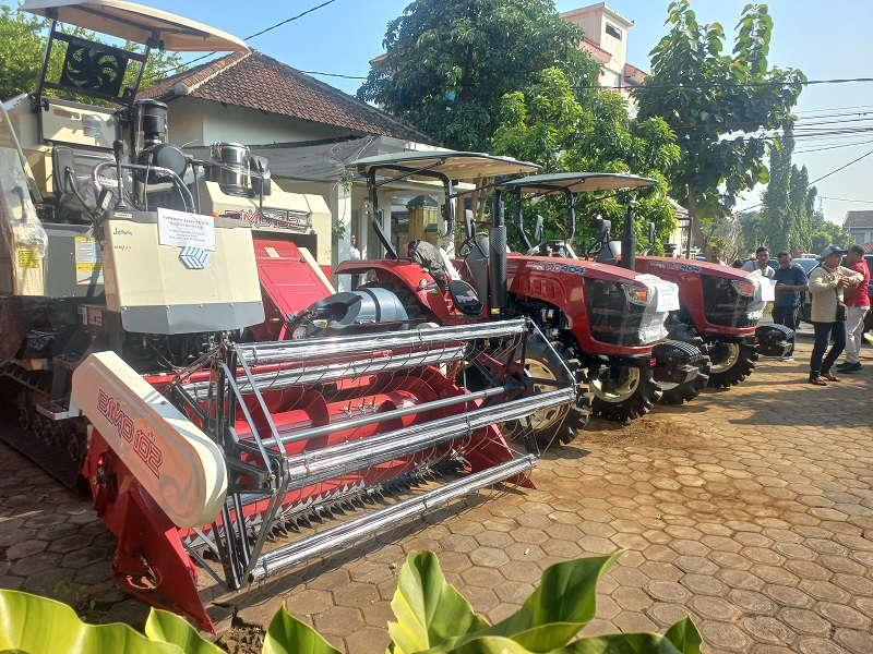 MODERN: Sejumlah Alsintan bantuan untuk poktan di Kabupaten Jepara.