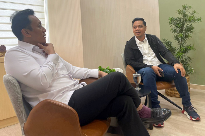 SINERGI: Bupati Jepara H. Witiarso Utomo bertemu Wakil Menteri LHK Diaz Hendropriyono membahas upaya mengurangi sampah dan pengelolaan sampah berkelanjutan di Kabupaten Jepara Selasa (1/7).