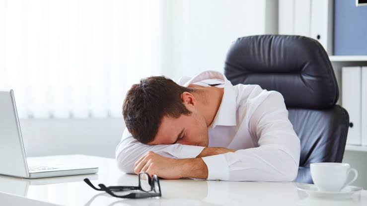 sibuk kerja sampai kurang tidur