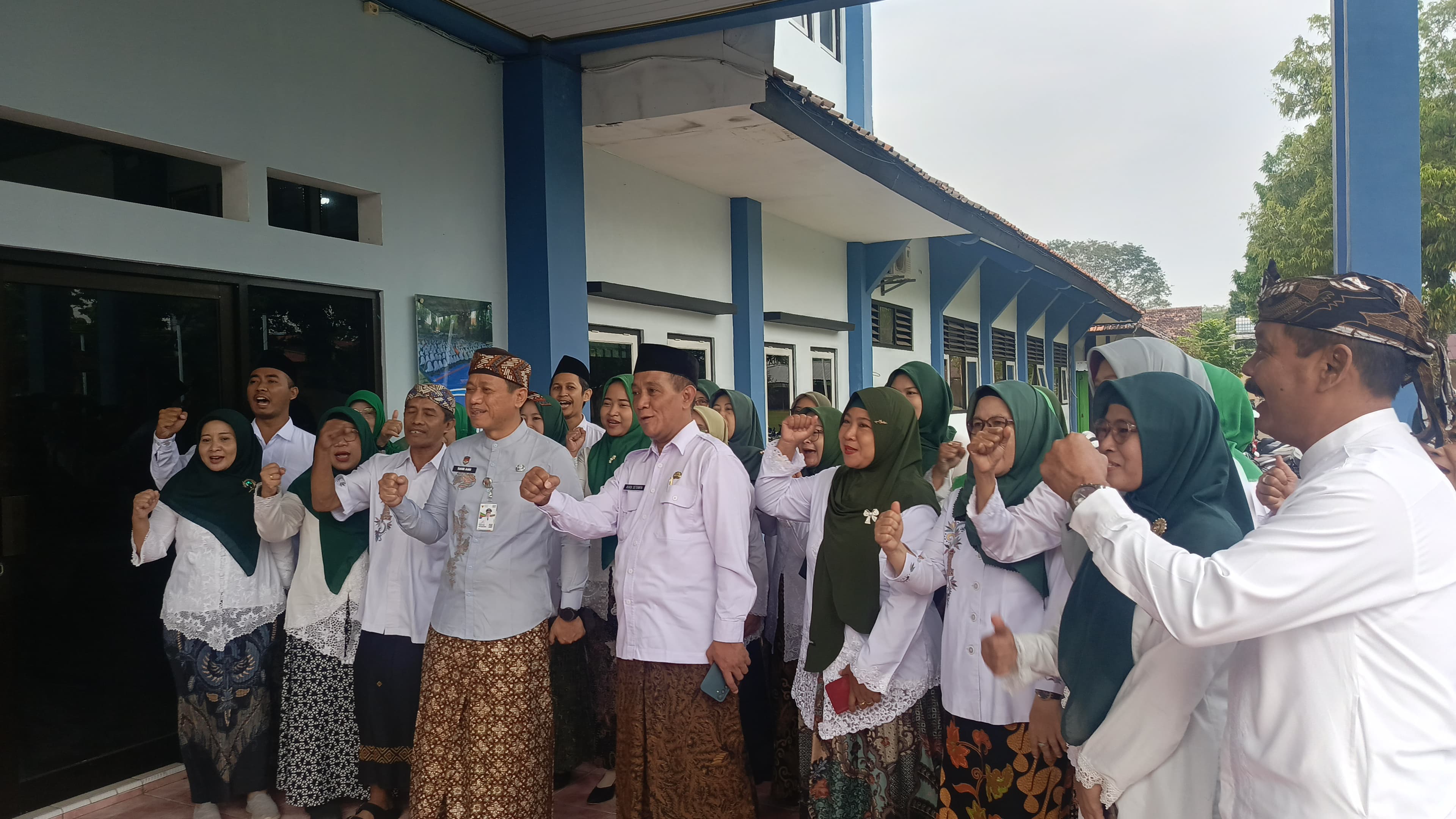 KEBERSAMAAN: Bupati Kudus Sam
