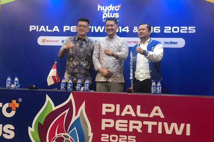Konferensi pers peluncuran Piala Pertiwi 2025 yang digelar di kawasan Serpong, Tangerang, Senin (14/4).