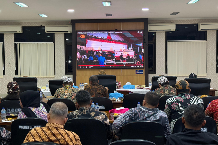 Polres Kudus menggelar nonton bareng&nbsp;Wayang Kulit