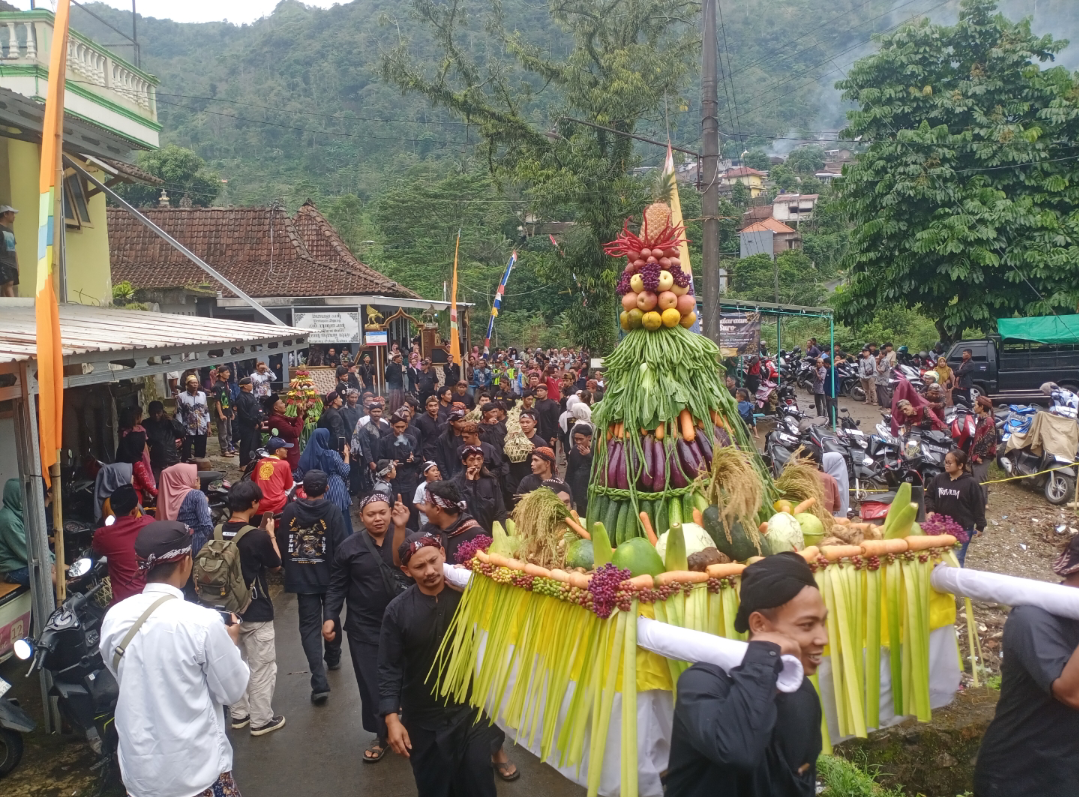 RAMAI: Kirab Budaya 7 Gunungan