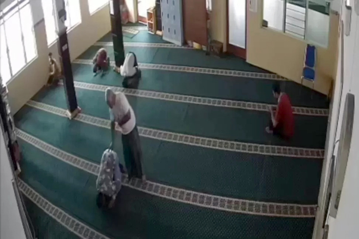 Seorang Jemaah Meninggal Dunia Saat Sujud Salat Zuhur di Masjid Klaten, Warganet Doakan Khusnul Khotimah