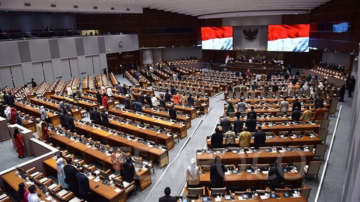 Komisi I DPR RI Menyoroti banyaknya pelajar yang menggunakan AI untuk mengerjakan tugas