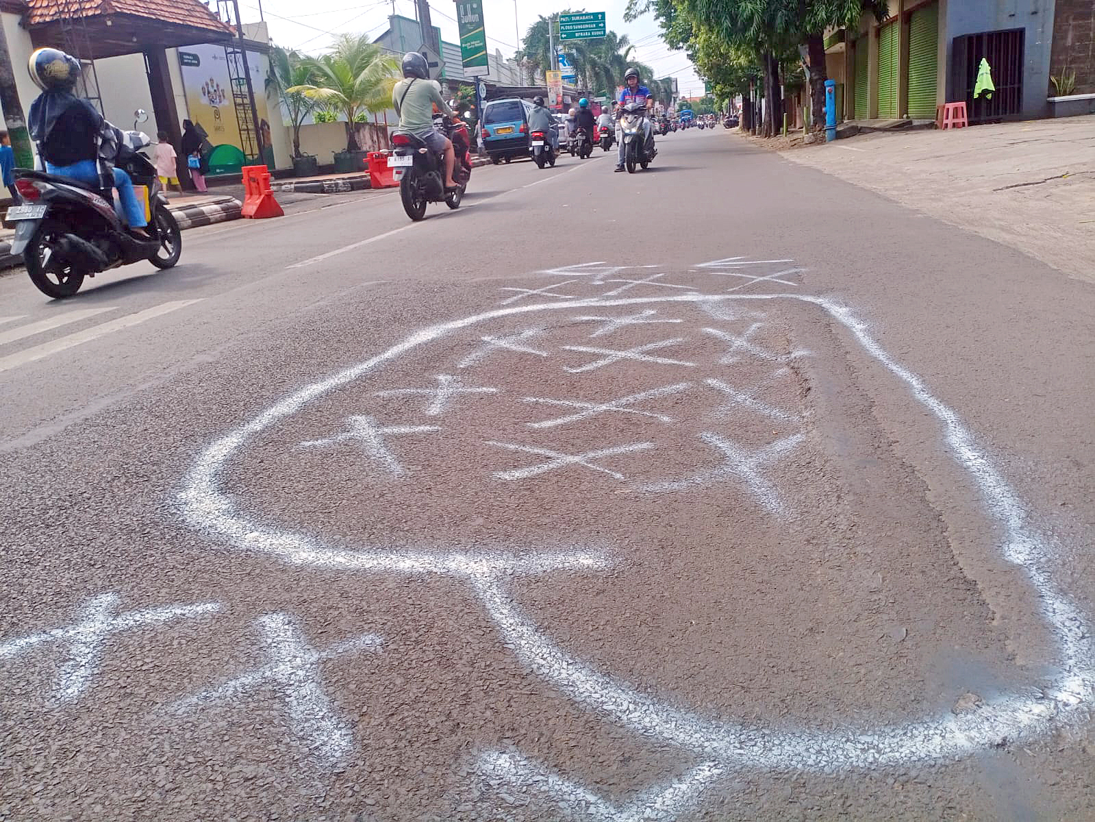 LAGI: Jalan Sunan Kudus kembali diketahui dalam kondisi ambles belum lama ini.