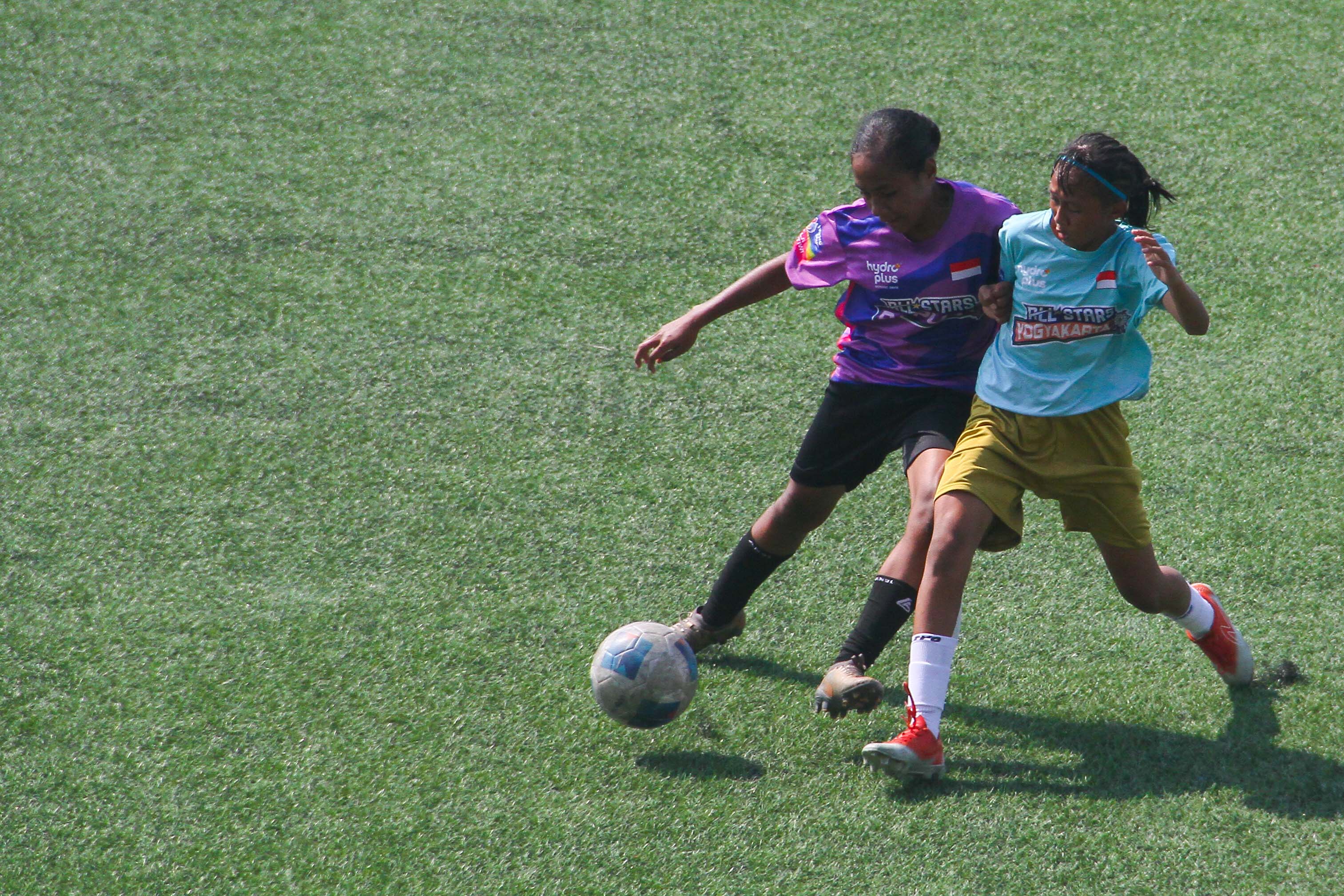 BERJUANG MAKSIMAL: Tim All Stars Papua menghadapi Yogyakarta di babak perempat final.