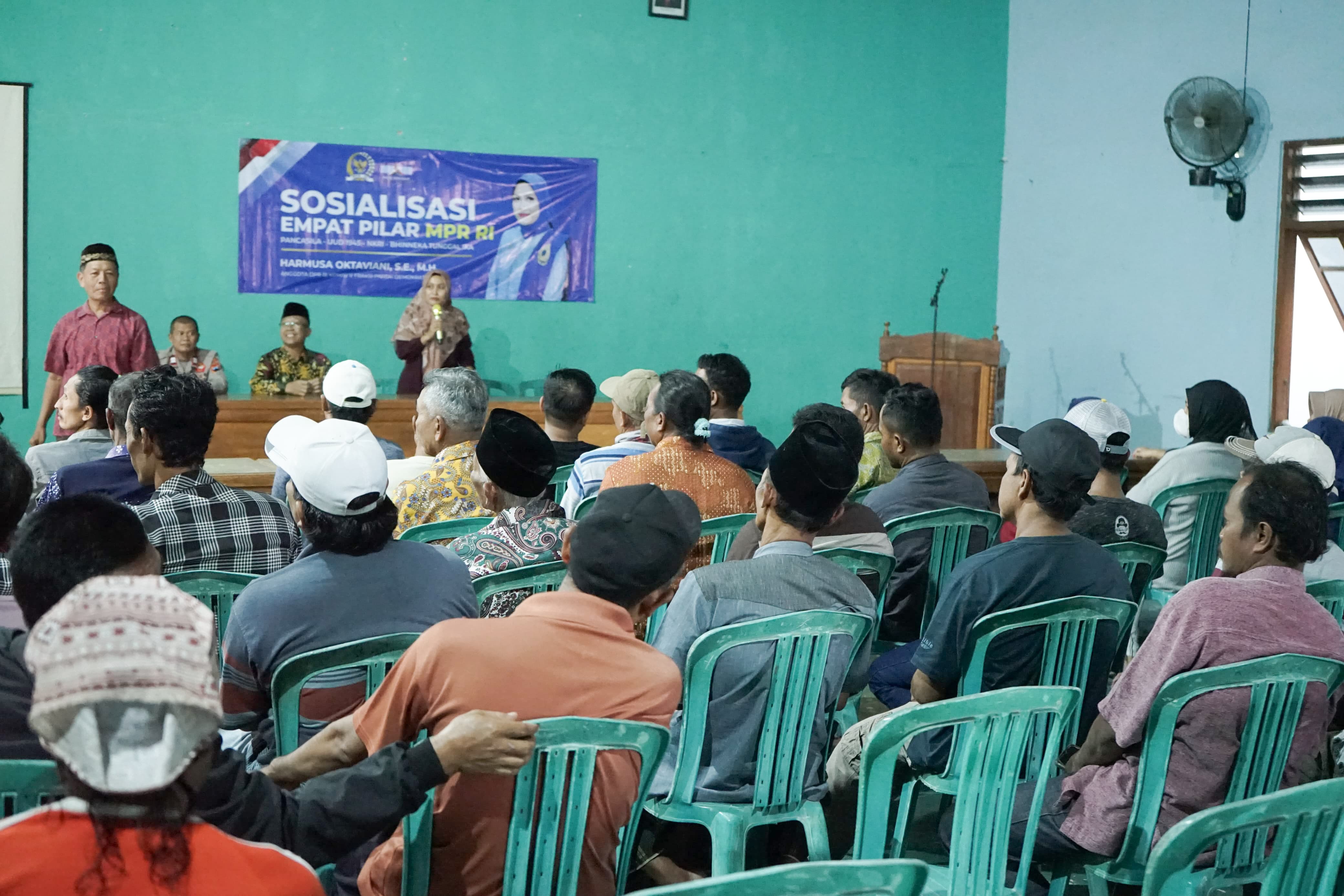 Harmusa Oktaviani saat berikan materi 4 pilar.