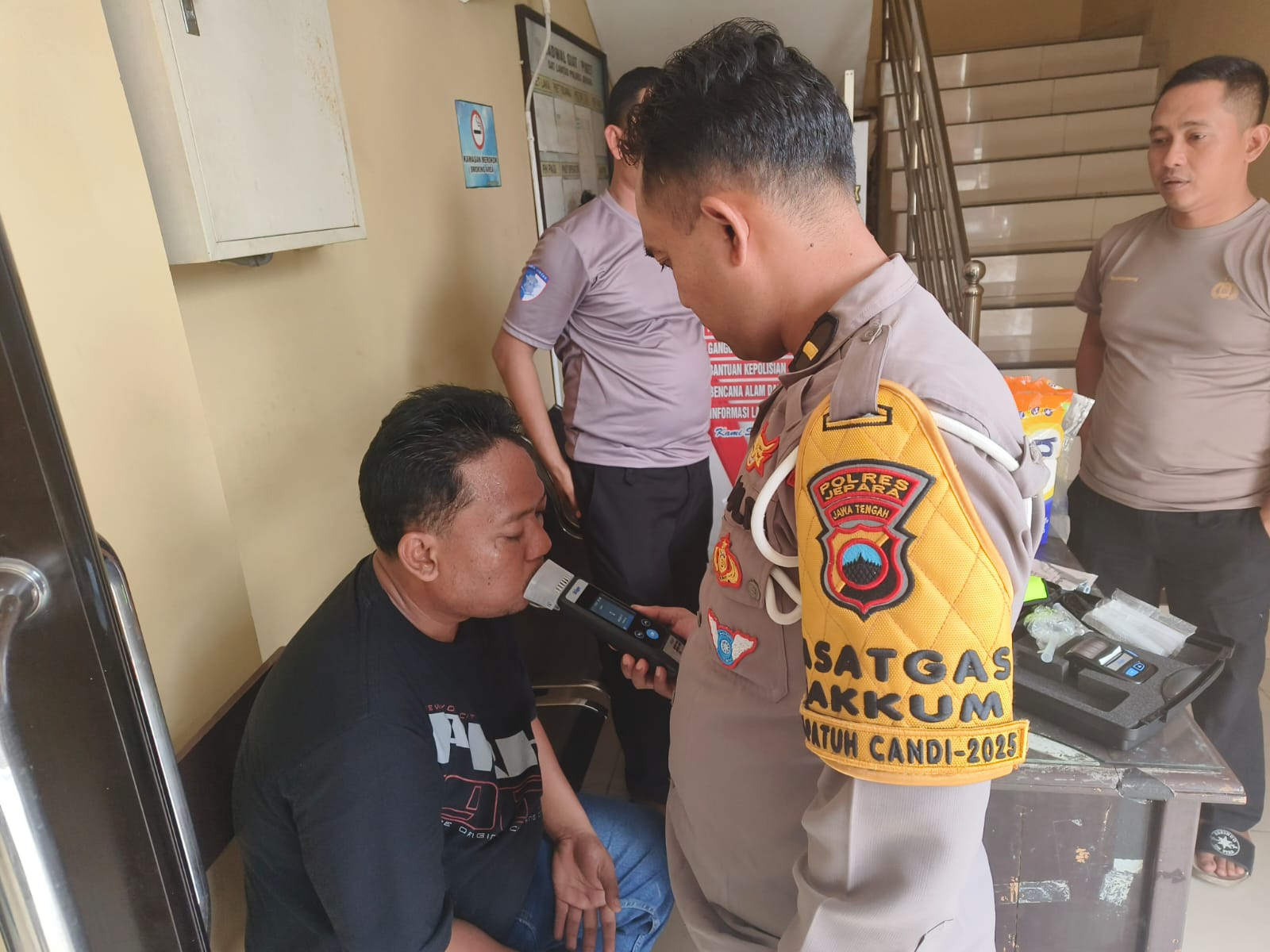 KLARIFIKASI: Dwi Ahmad Syaroni tengah dimintai keterangan oleh Polres Jepara kemarin.