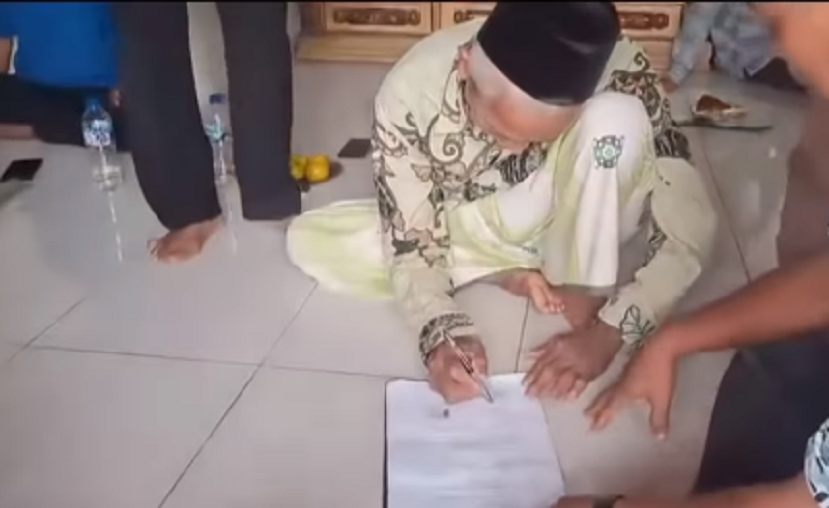 Guru Madin di Ngampel Jatirejo Karanganyar Demak jawa tengah di denda 25 juta diduga karena menampar muridnya