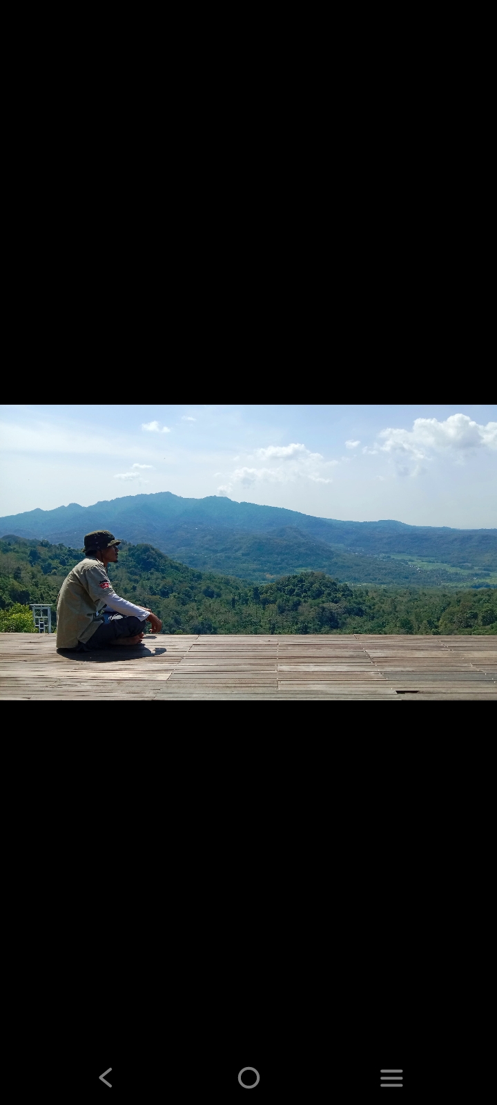 Pemandangan di Bukit Cendana, Sedan, Rembang.