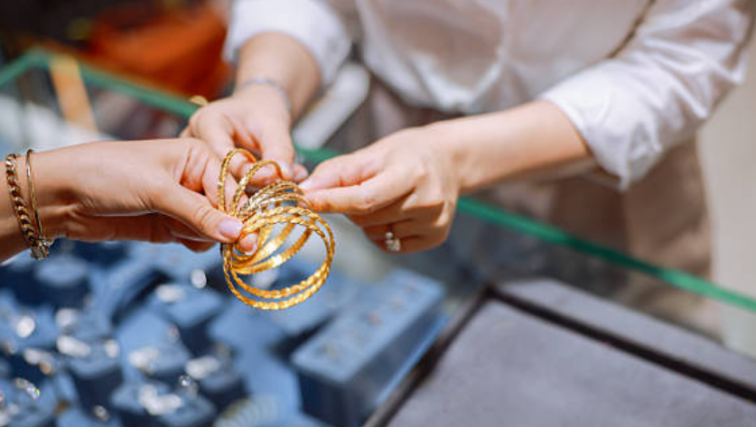 Ilustrasi Perhiasan emas