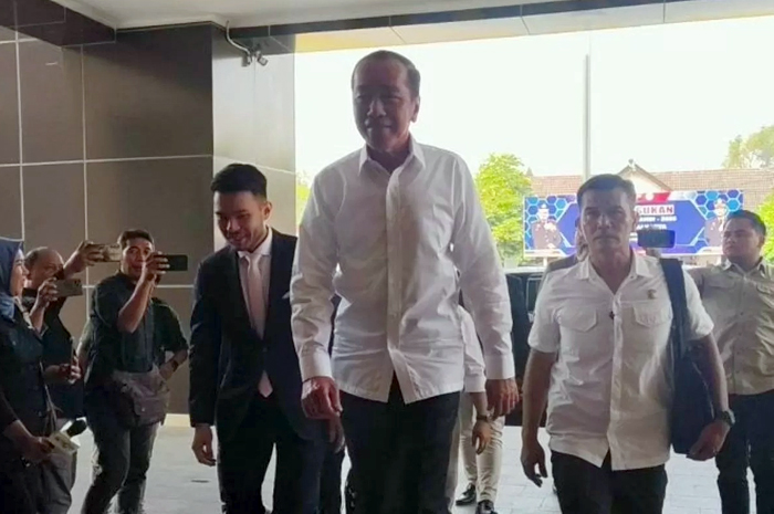 Joko Widodo (Jokowi) tiba di Polresta Surakarta di Solo, Rabu (23/7). 