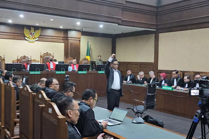 Sekretaris Jenderal PDI Perjuangan, Hasto Kristiyanto, menjalani sidang putusan di Pengadilan Tindak Pidana Korupsi (Tipikor) pada Pengadilan Negeri Jakarta Pusat, Jumat (25/7).