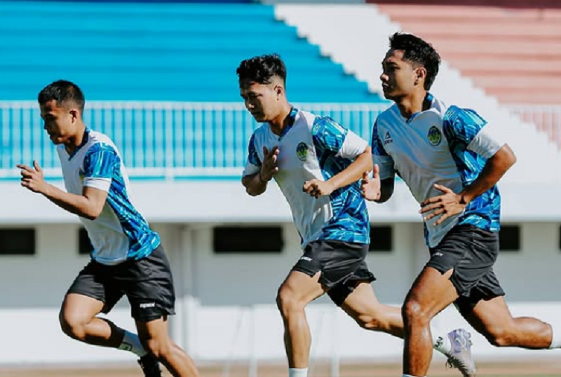 Para Penggawa PSIM Jogja dalam sesi latihan