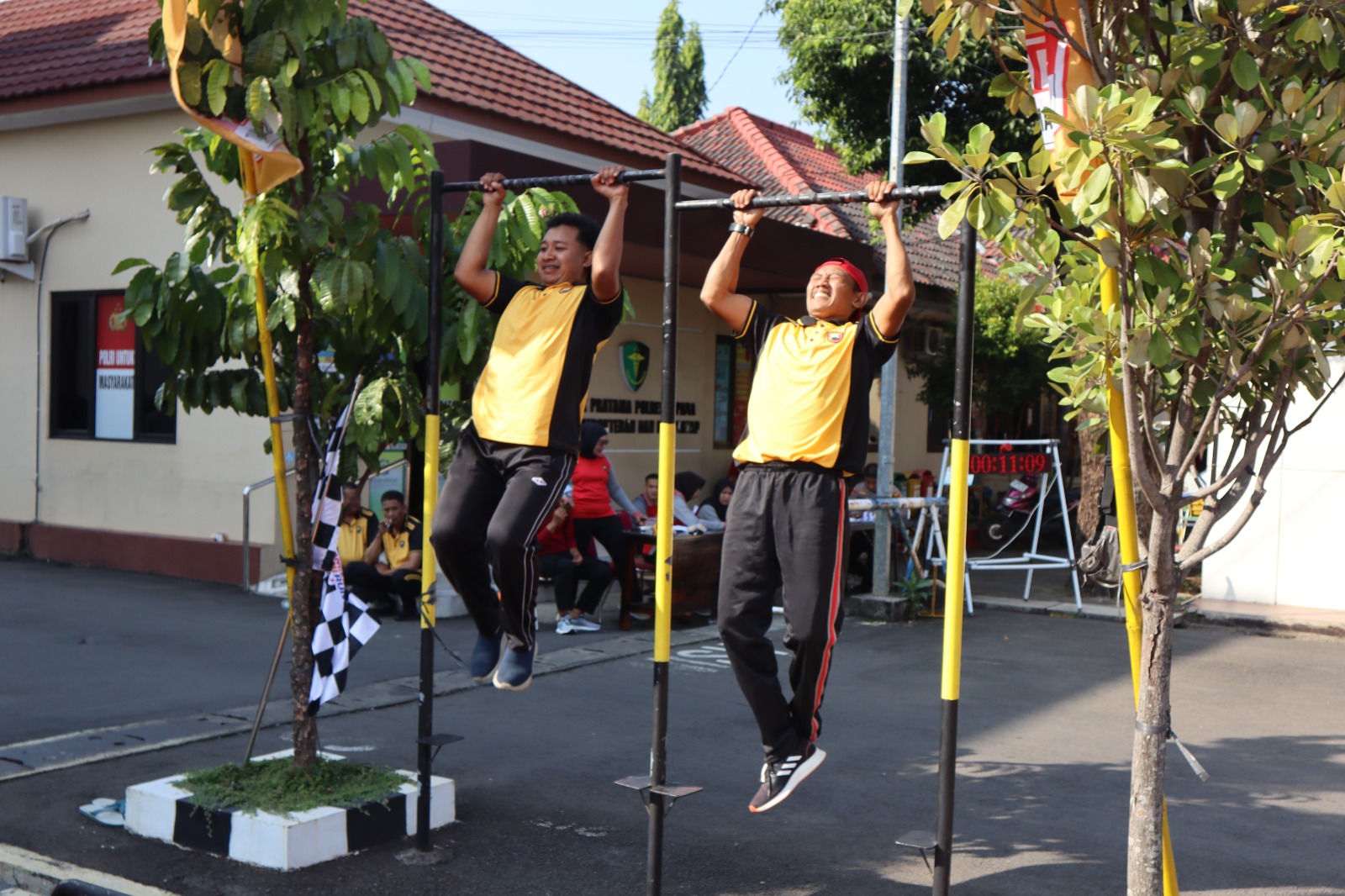 Ratusan anggota Kepolisian Resor (Polres) Jepara, Polda Jawa Tengah, mengikuti Tes Kesamaptaan Jasmani (TKJ) berkala semester 2 tahun 2025 di halaman Mapolres setempat, Selasa (29/7/2025).