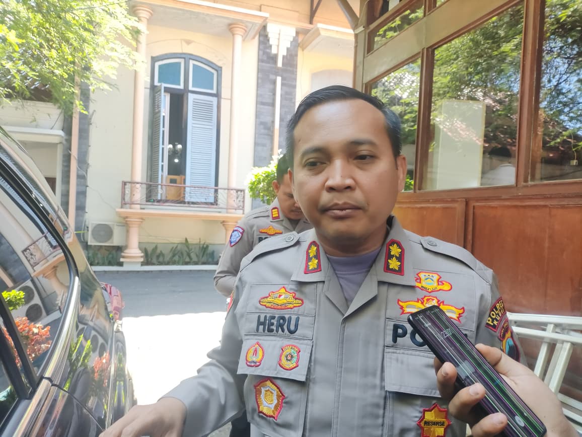 DIPROSES: Kapolres Kudus AKBP Heru Dwi Purnomo memberikan keterangan terkait proses kasus judi.