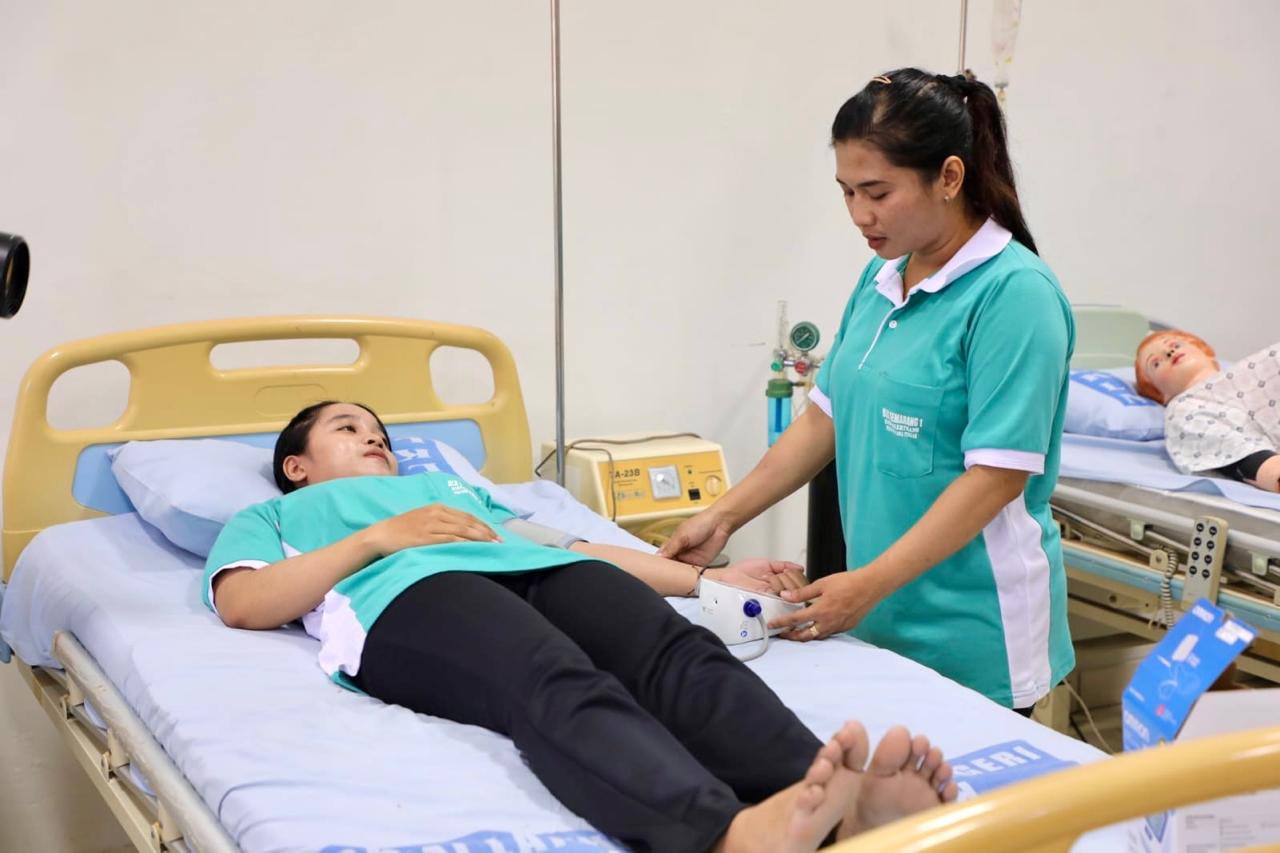 Peserta mengikuti pelatihan dalam  program pelatihan gratis di Balai Latihan Kerja (BLK) Provinsi Jawa Tengah