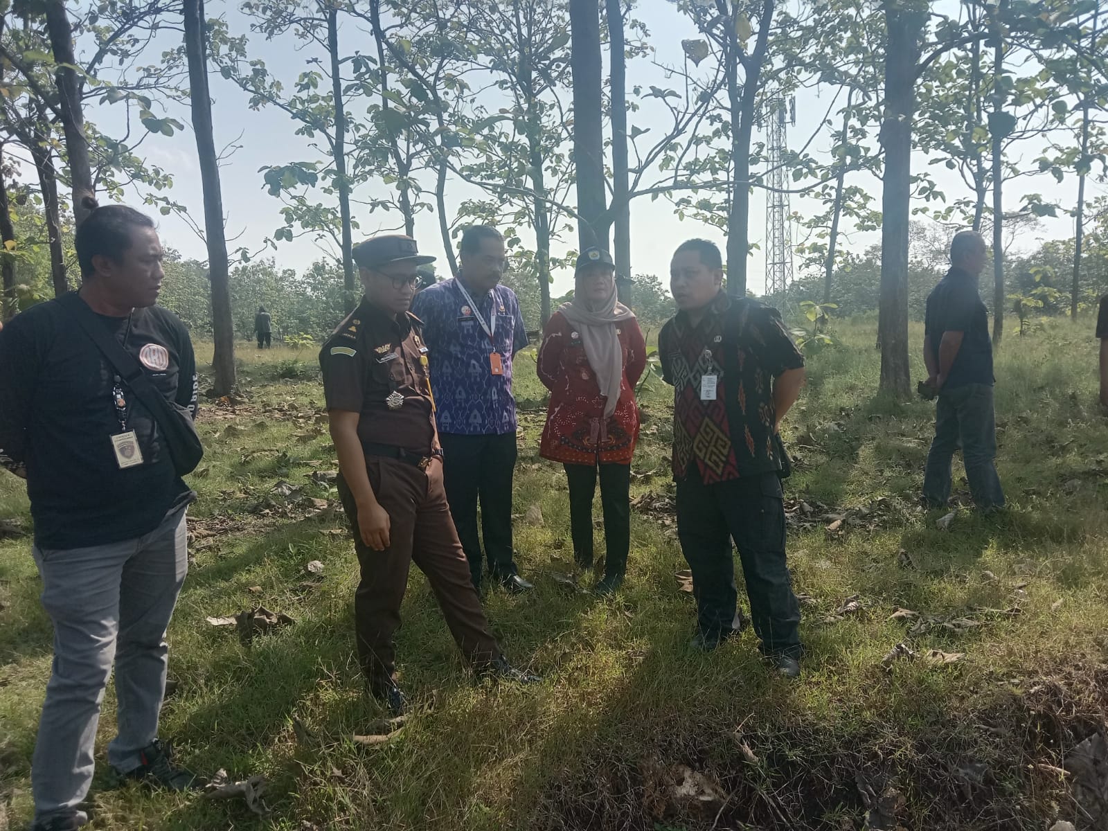 MONITORING: Tim gabungan saat melakukan monitoring di sejumlah lokasi tambang di Kabupaten Grobogan.