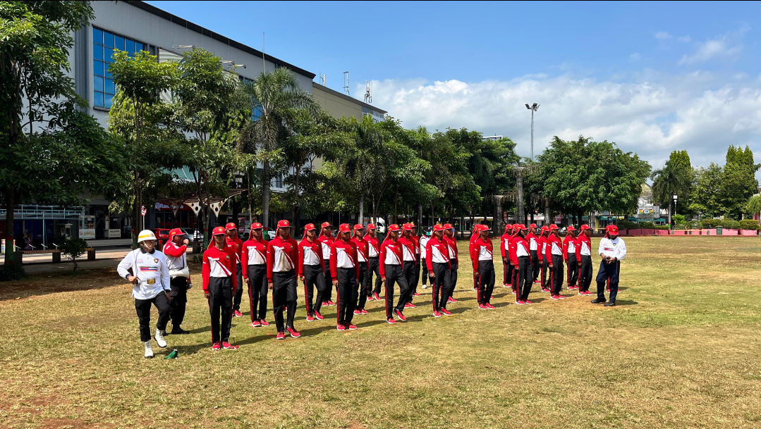 BARIS-BERBARIS: Calon Paskibra menjalani pemusatan latihan intensif, belum lama ini. (ANDIKA TRISNA SAPUTRA/RADAR KUDUS)