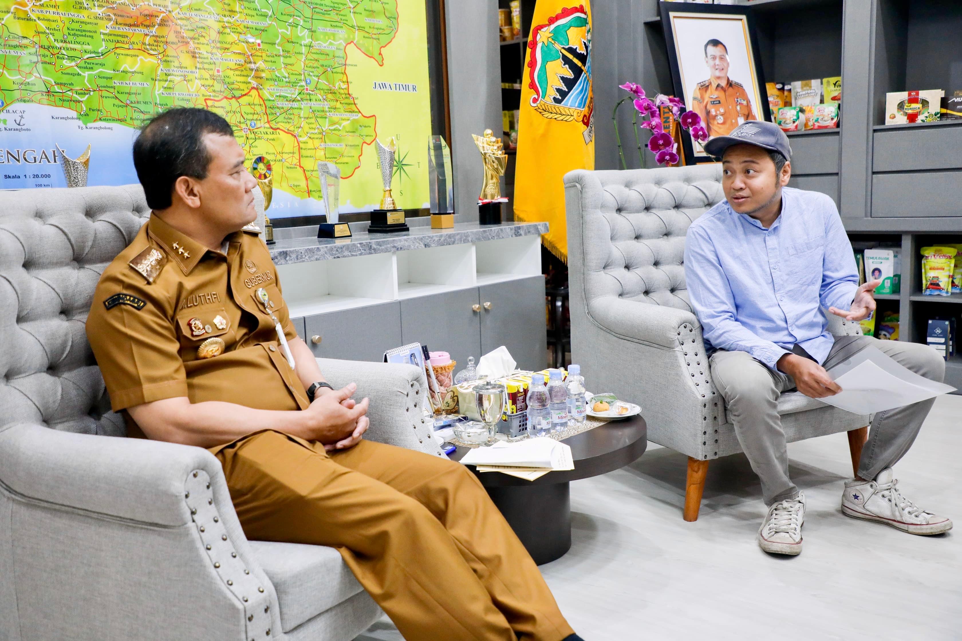 Gubernur Jateng Ahmad Luthfi mendengar audiensi Ketua Komekraf Jawa Tengah, Ahmad Khairudin