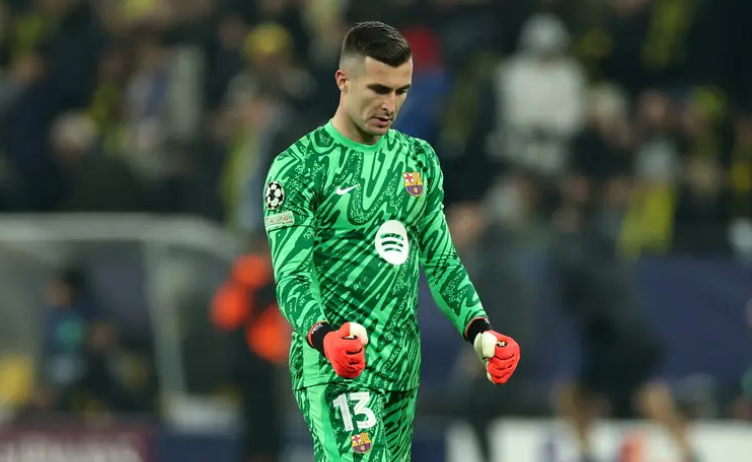Inaki Pena kiper Barcelona tengah dirumorkan dengan tim asal italia, Como