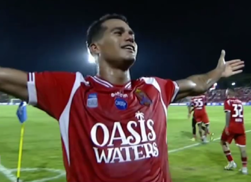 Franca Persijap setelah menceploskan bola ke gawang Persib Bandung