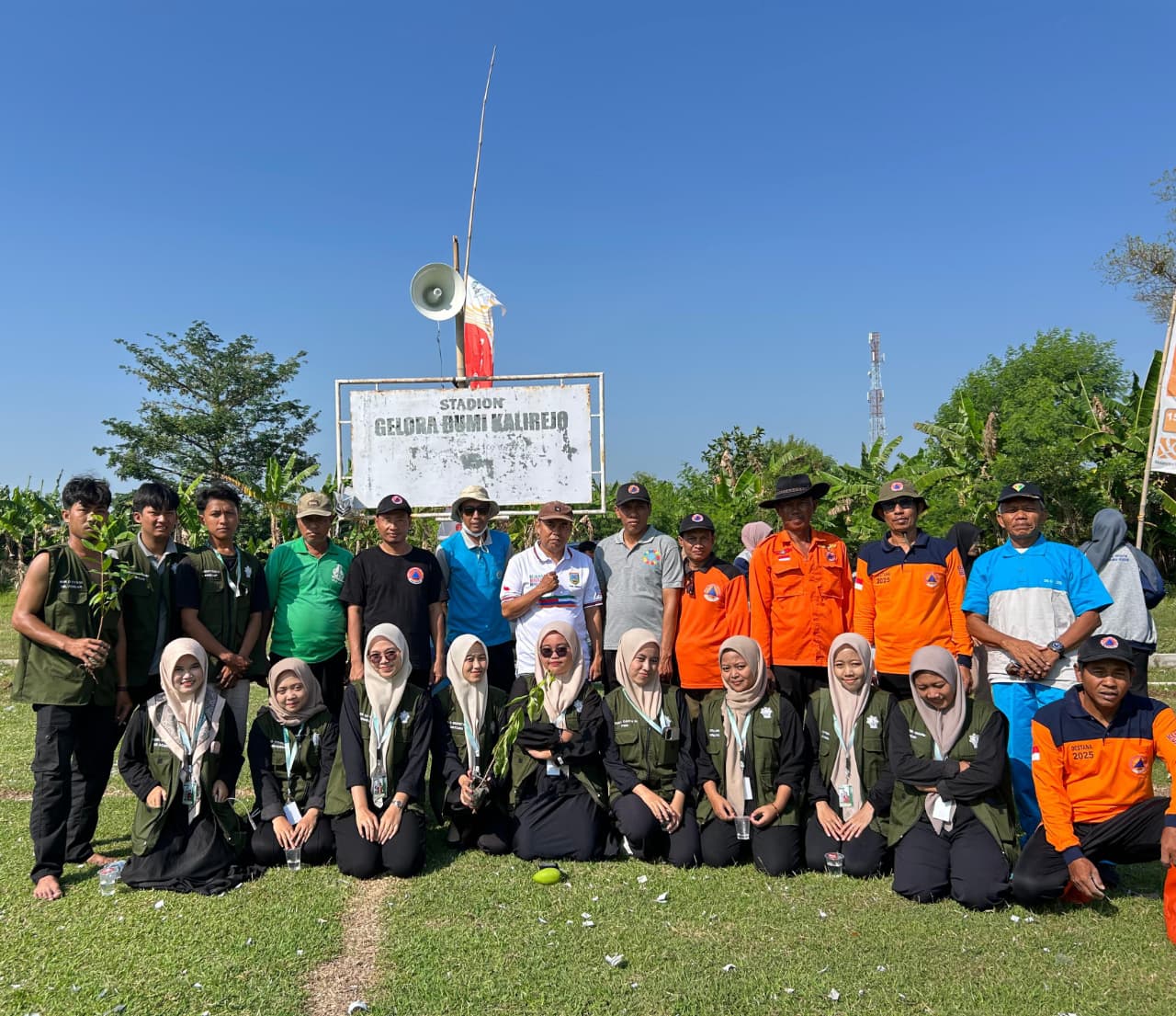 KKN 119 UIN Sunan Kudus melaksanakan program penghijauan di Desa Kalirejo, Kecamatan Undaan, Kabupaten Kudus