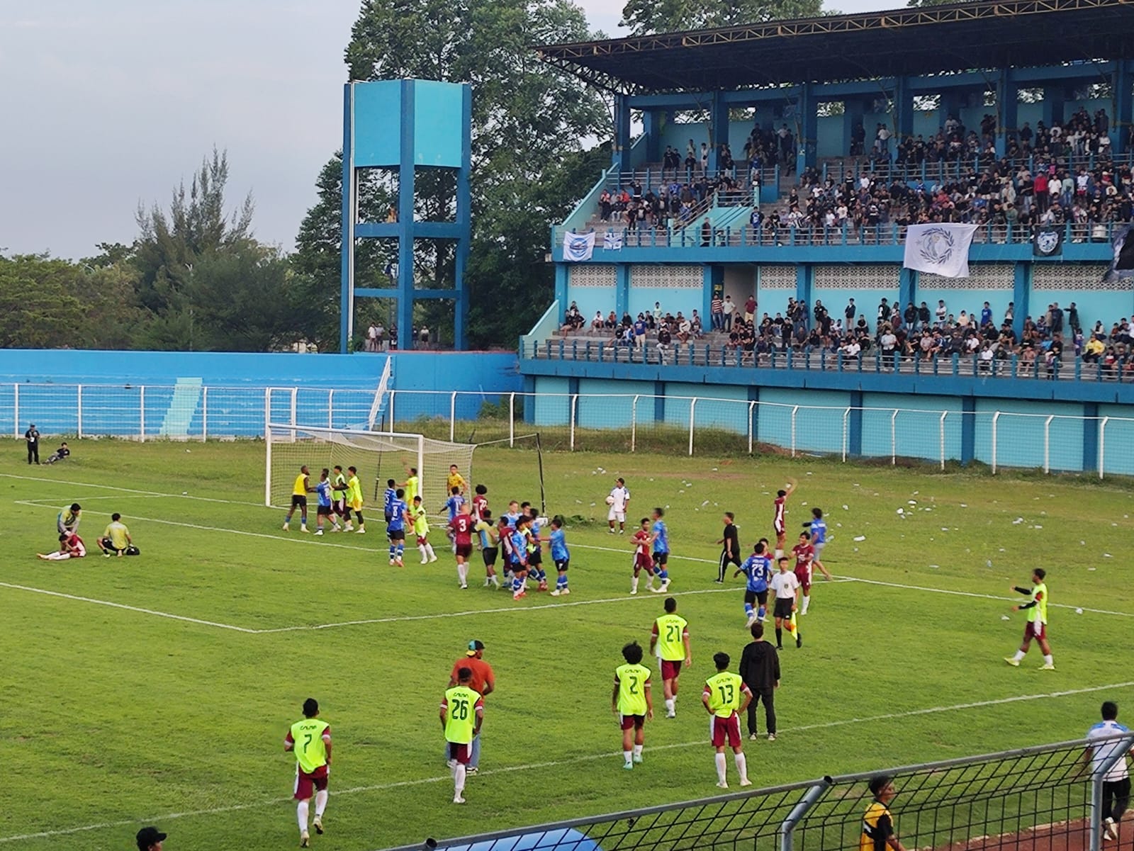 EVLUASI: Laga uji coba Persiku VS FC Bekasi City berlangsung memanas yang berlangsung di Stadion Wergu Wetan.
