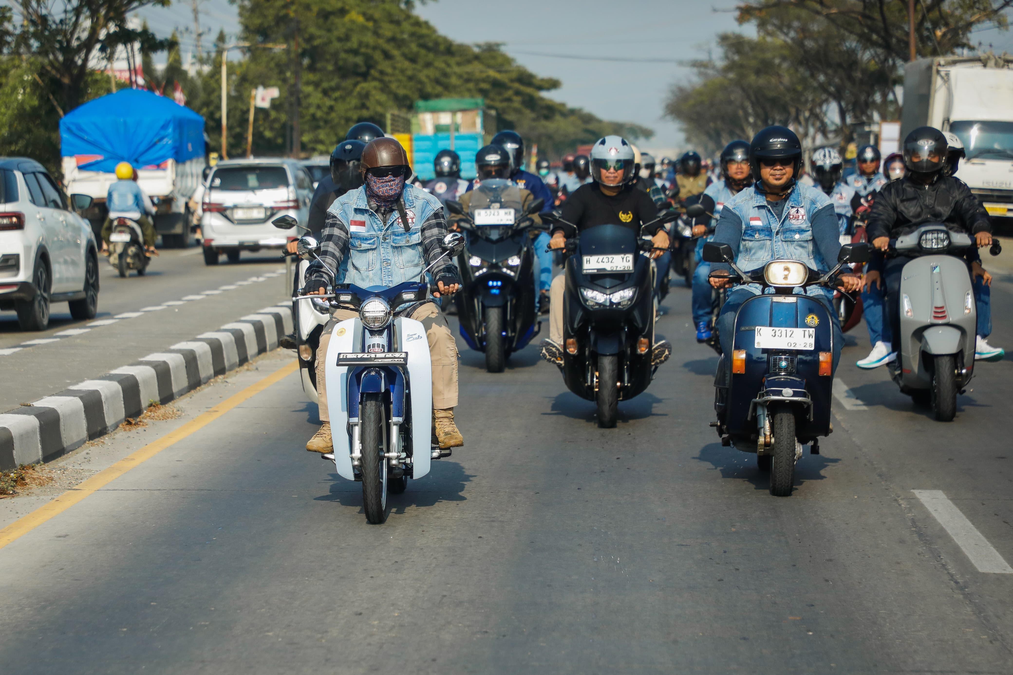 Gubernur Jateng Ahmad Luthfi dan Wagub Taj Yasin motoran
