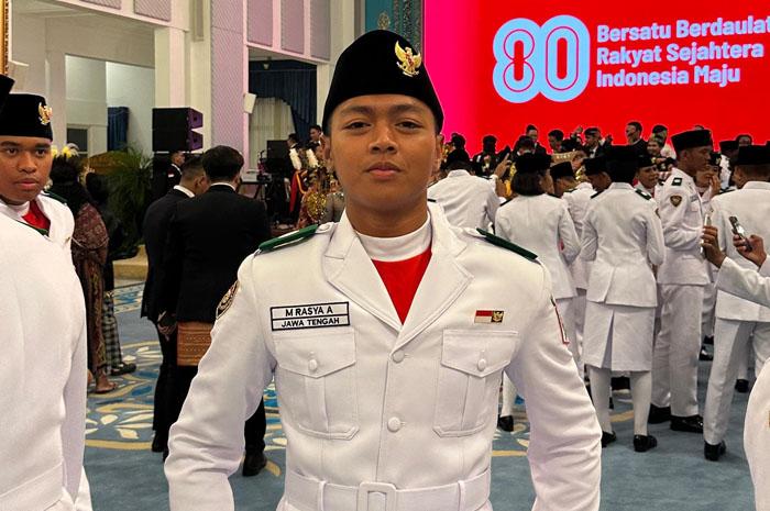GAGAH: M Rasya Alfarelhudy saat di Istana Negara.