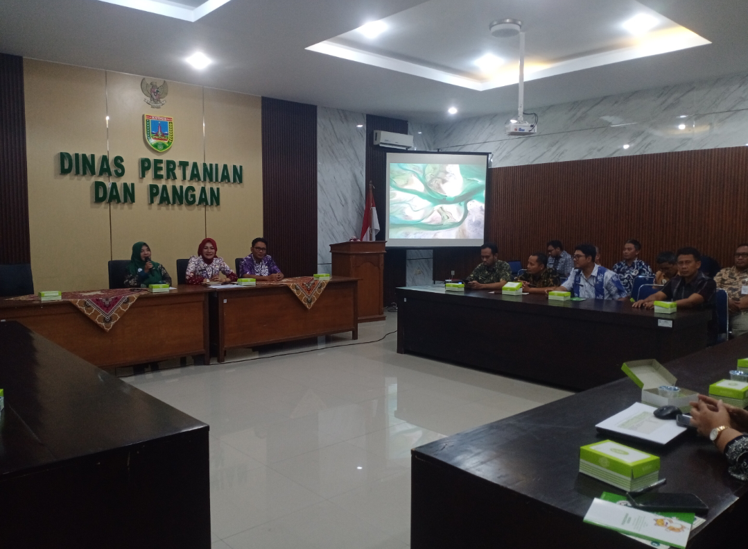 LAYANAN DIGITAL: Dispertan meluncurkan layanan digital Larasati di Aula Dispertan Kudus dengan dihadiri peternak dan pecinta hewan, hari ini. (ANDIKA TRISNA SAPUTRA/RADAR KUDUS)