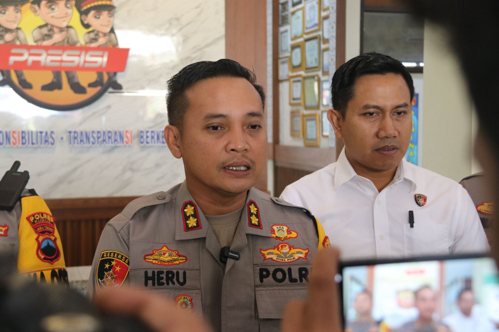 DIUSUT: Kapolres Kudus AKBP Heru Dwi Purnomo memberikan keterangan.  &nbsp;