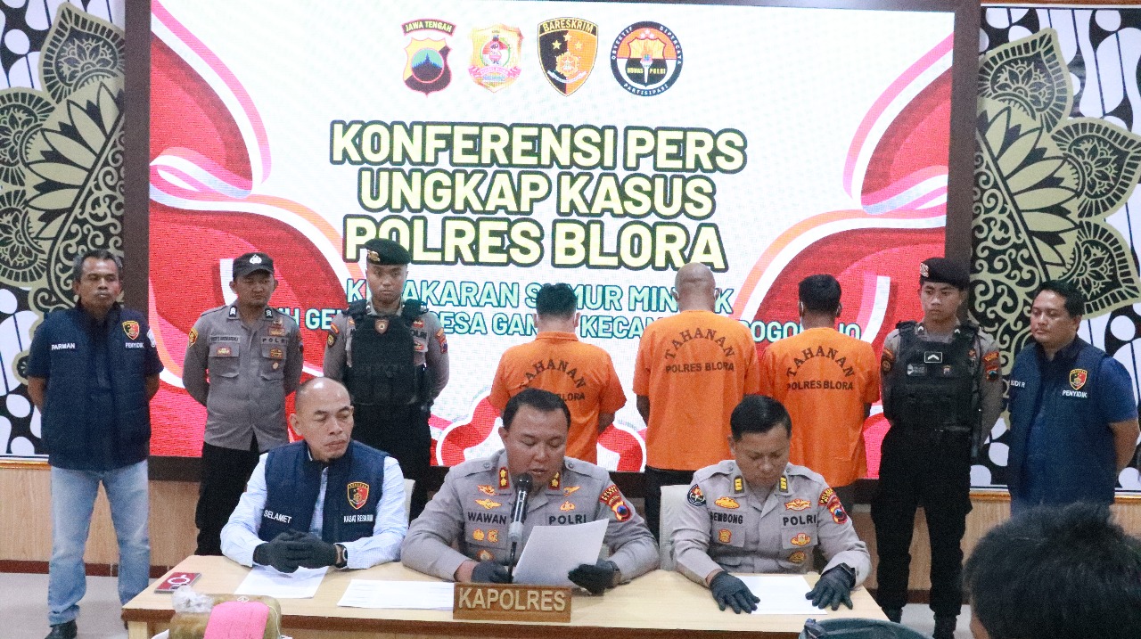 TANGKAP: Polres Blora saat gelar perkara kasus kebakaran sumur minyak ilegal di Dukuh Gendono Desa Gandu Kecamatan Bogorejo.