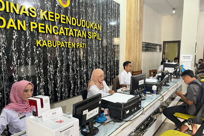Pemprov Jateng memonitoring pelayanan publik di Pati untuk tetap&nbsp;berjalan lancar dan optimal.