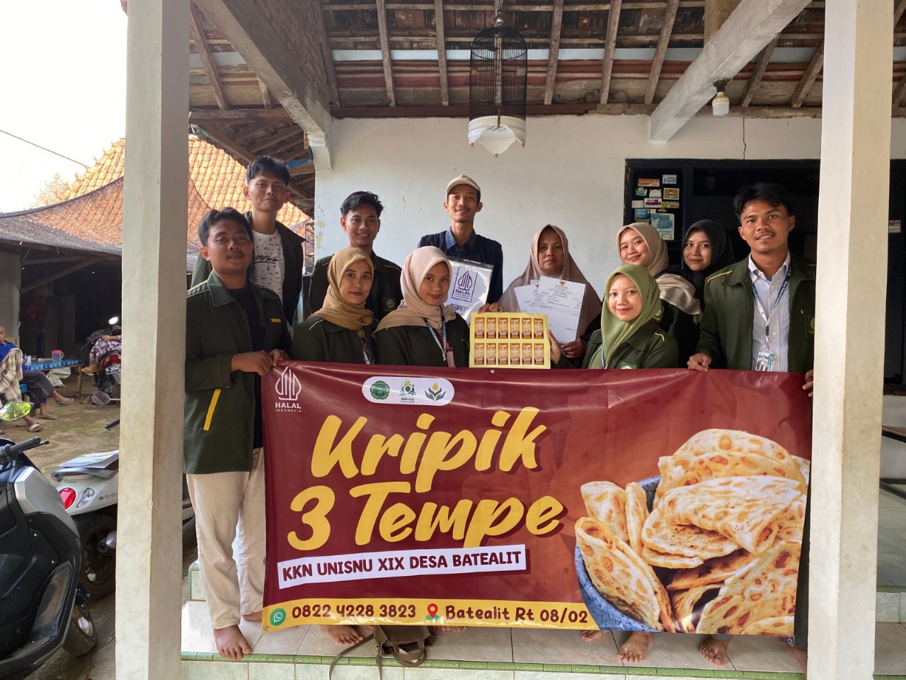 Tim KKN Unisnu Jepara melakuakan kegiatan di UMKM Keripik 3 Tempe yang berada di Desa Batealit, Kecamatan Batealit, Jepara