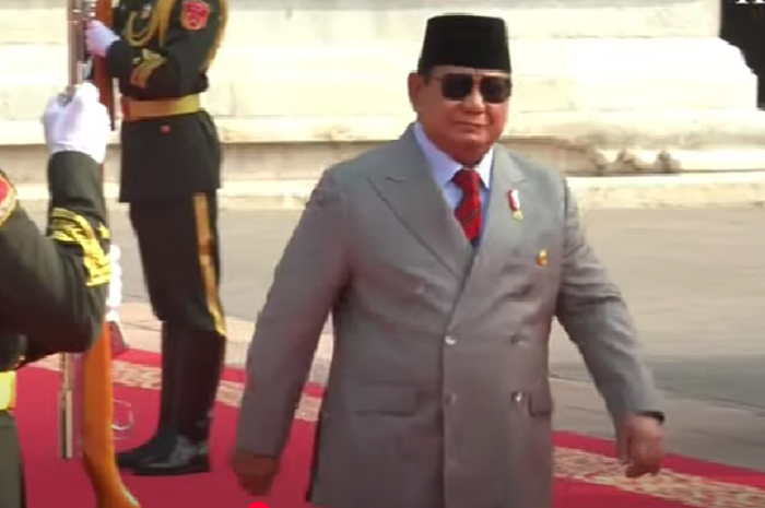 Presiden Republik Indonesia, Prabowo Subianto tiba di&nbsp;Beijing, Tiongkok, pada Rabu (3/9/2025) dini hari waktu setempat.&nbsp;