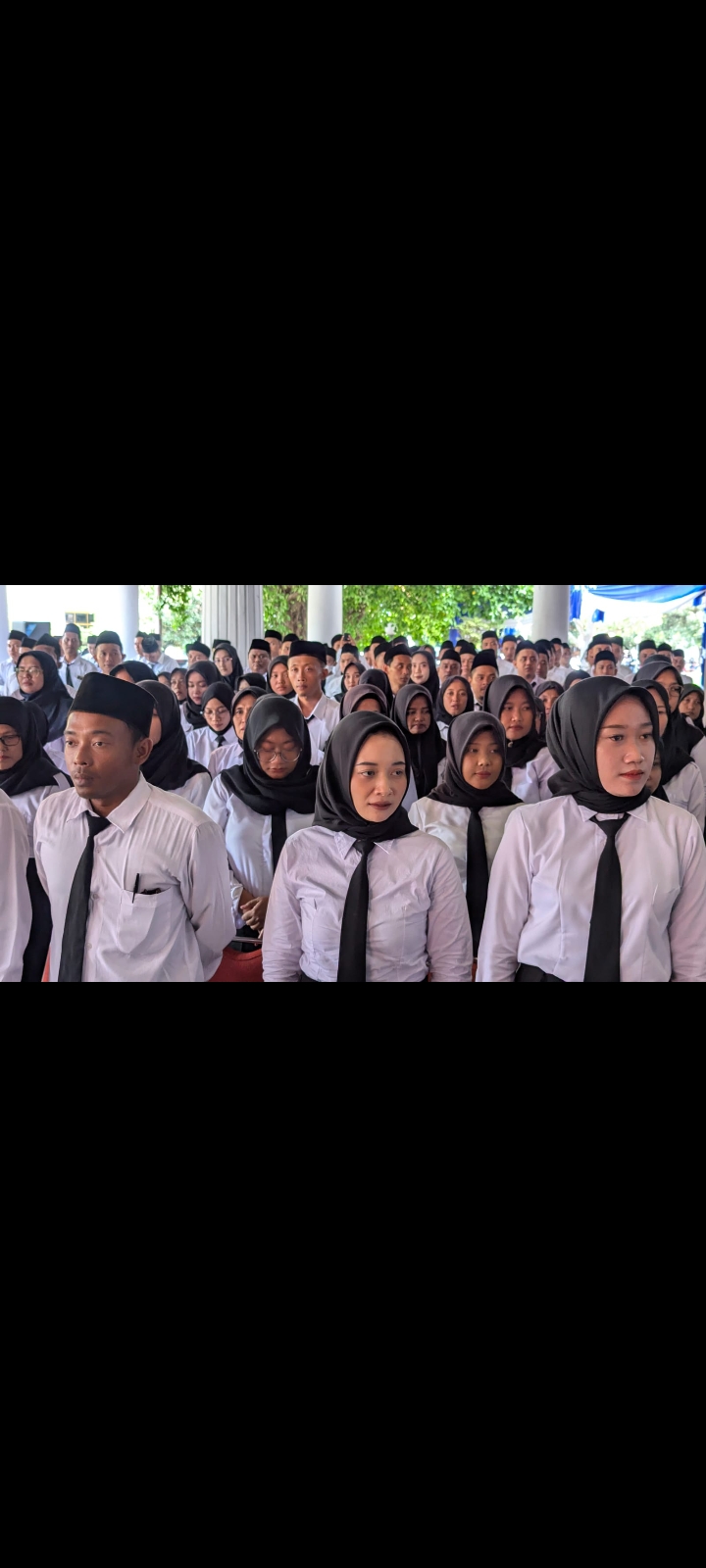 PENGANGKATAN: Peserta mengikuti prosesi pelantikan PPPK tahap II di Pendapa Museum RA Kartini, Rembang, Selasa (2/9).