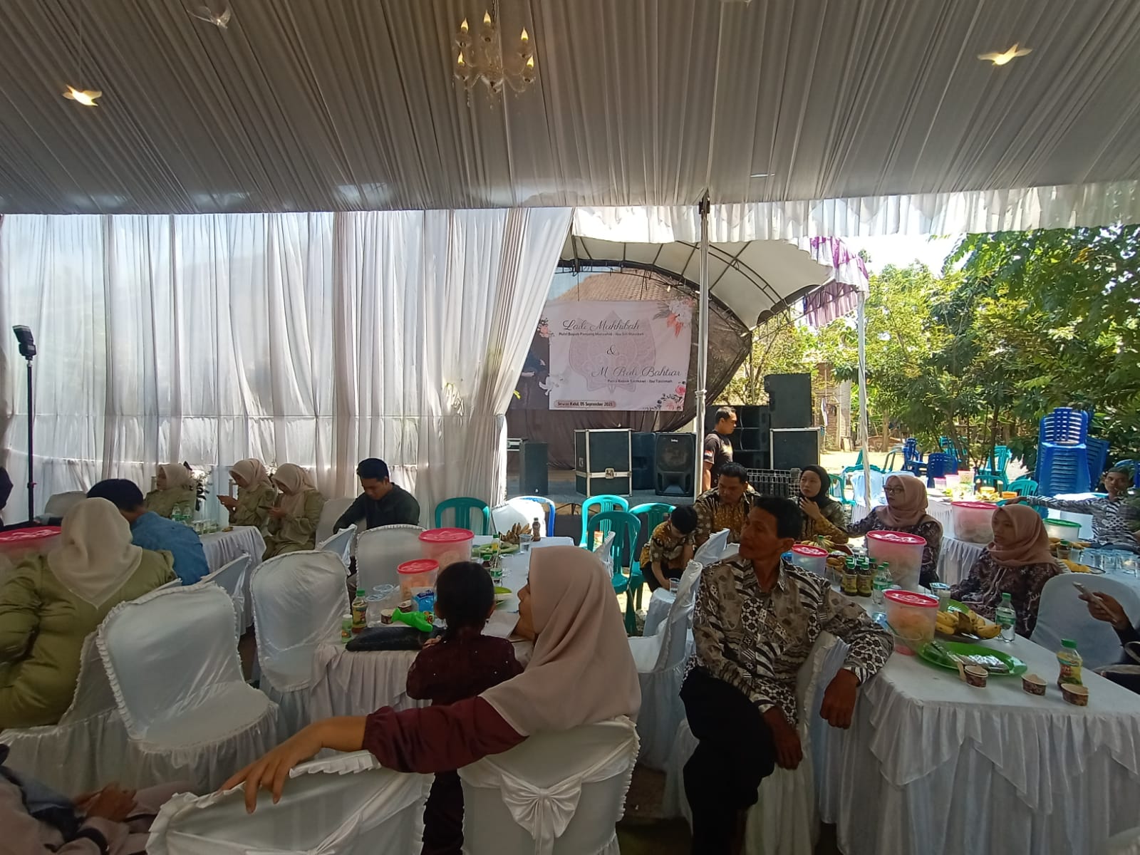 SEPI: Kondisi resepsi pernikahan di rumah salah satu mempelai perempuan di Sowan Kidul, Kecamatan Kedung, pada Jumat (5/9)