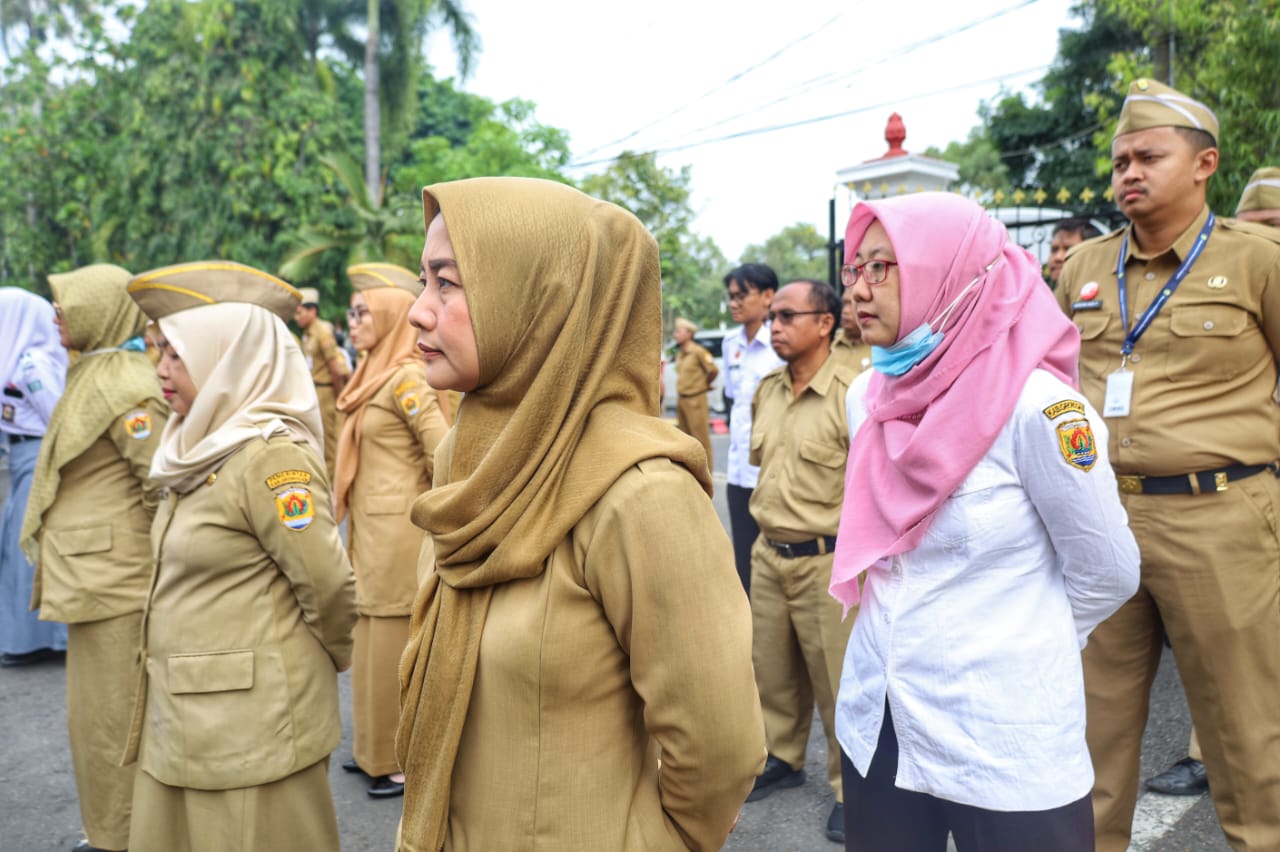 APEL: Sejumlah ASN di Kabupaten Grobogan saat apel pagi.