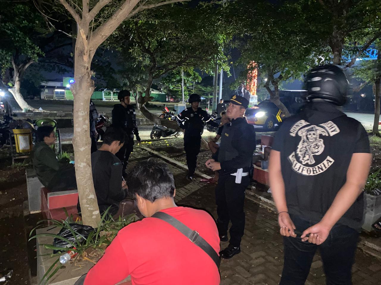 Kepolisian Resor (Polres) Jepara, Polda Jawa Tengah, melalui Tim Patroli Presisi Siraju kembali melakukan aksi cepat membubarkan sekelompok pemuda yang tengah berpesta minuman keras di beberapa titik