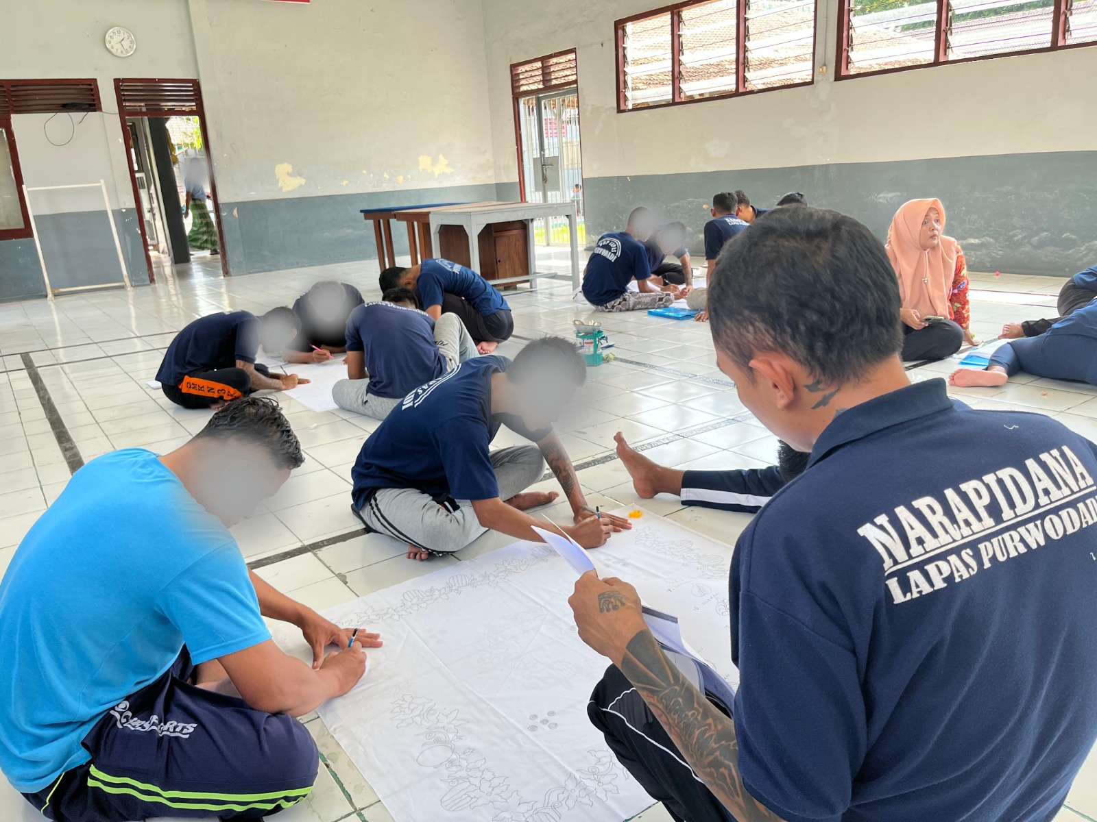 MEMBATIK &ndash; Warga Binaan Lapas Purwodadi diberikan pelatihan kerja membatik kerjasama KUB Serang untuk bekali ketrampilan poduktif jelang bebas.