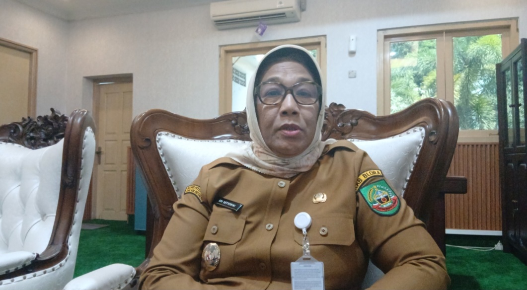 GERAK CEPAT: Wakil Bupati Blora Sri Setyorini saat memberikan keterangan di ruang kerjanya.